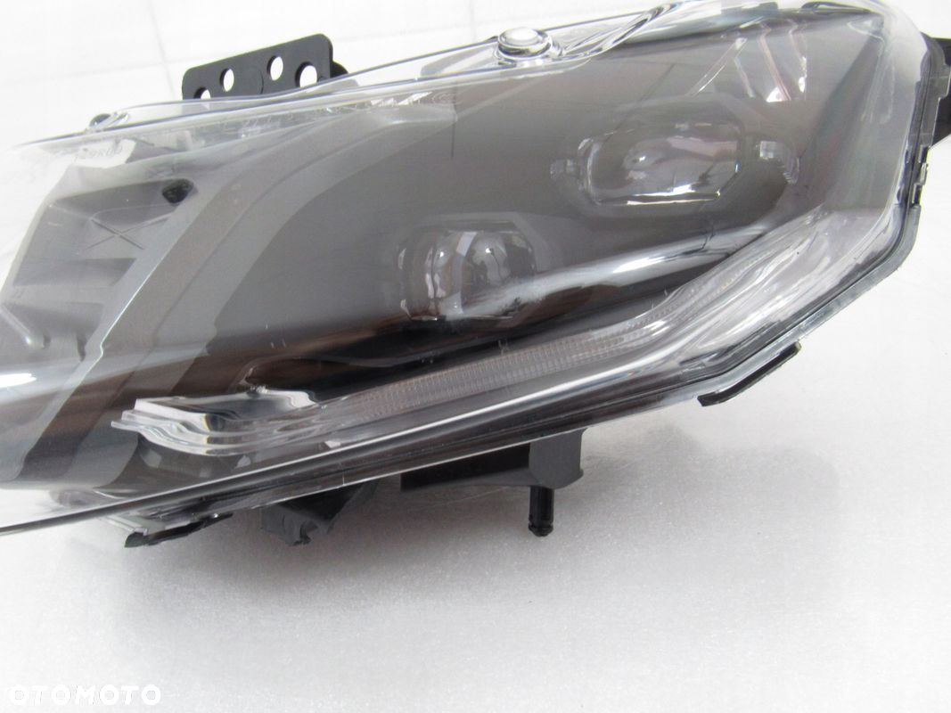 Lampa przód / reflektor BMW CE 04 - 7