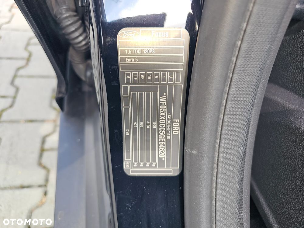 Ford Focus 1.5 EcoBlue Start-Stopp-System TITANIUM - 19