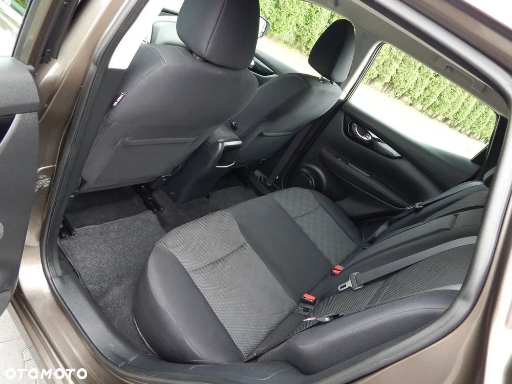 Nissan Qashqai 1.2 DIG-T N-Vision - 11