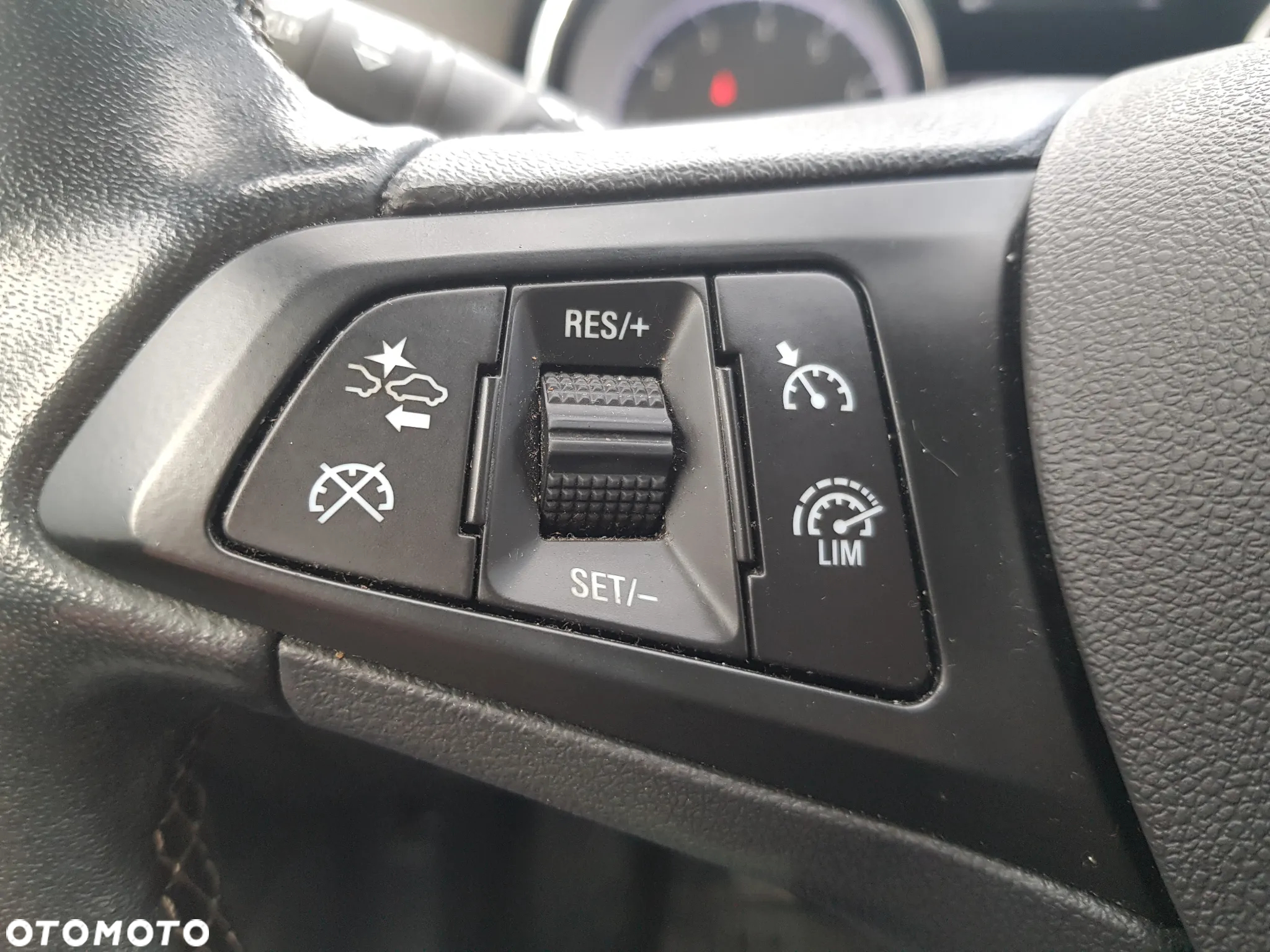 Opel Astra V 1.2 T Elegance S&S - 19