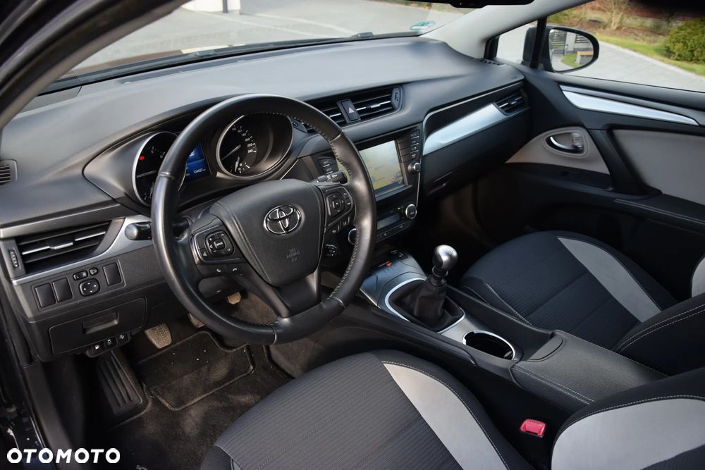 Toyota Avensis 1.8 Edition (2014) - 19