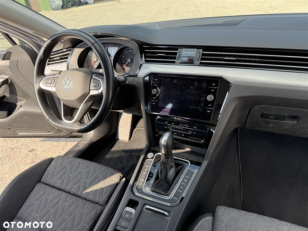 Volkswagen Passat - 30