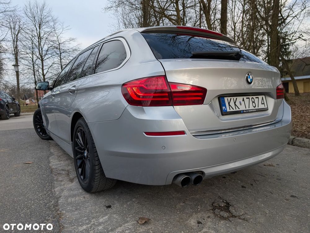 BMW Seria 5 528i xDrive Luxury Line - 23