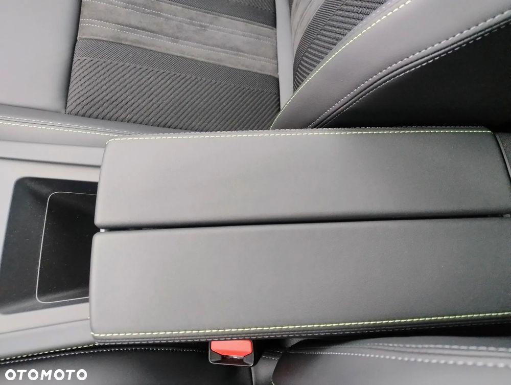 Peugeot 408 1.2 PureTech mHEV GT S&S e-DSC6 - 25