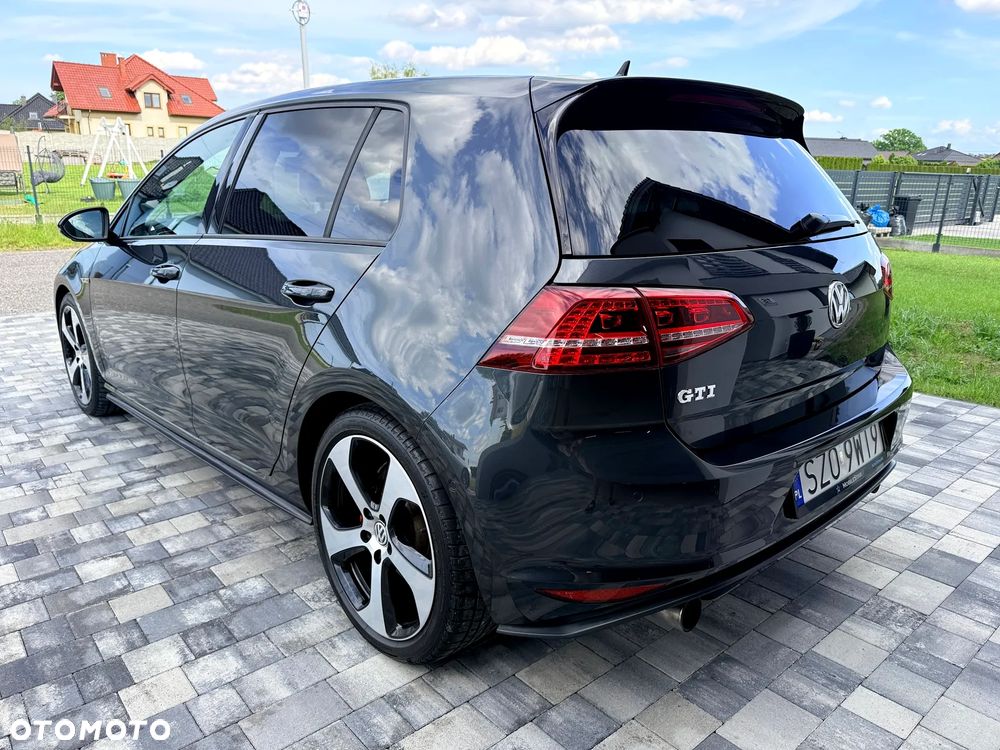 Volkswagen Golf GTI BlueMotion Technology - 2