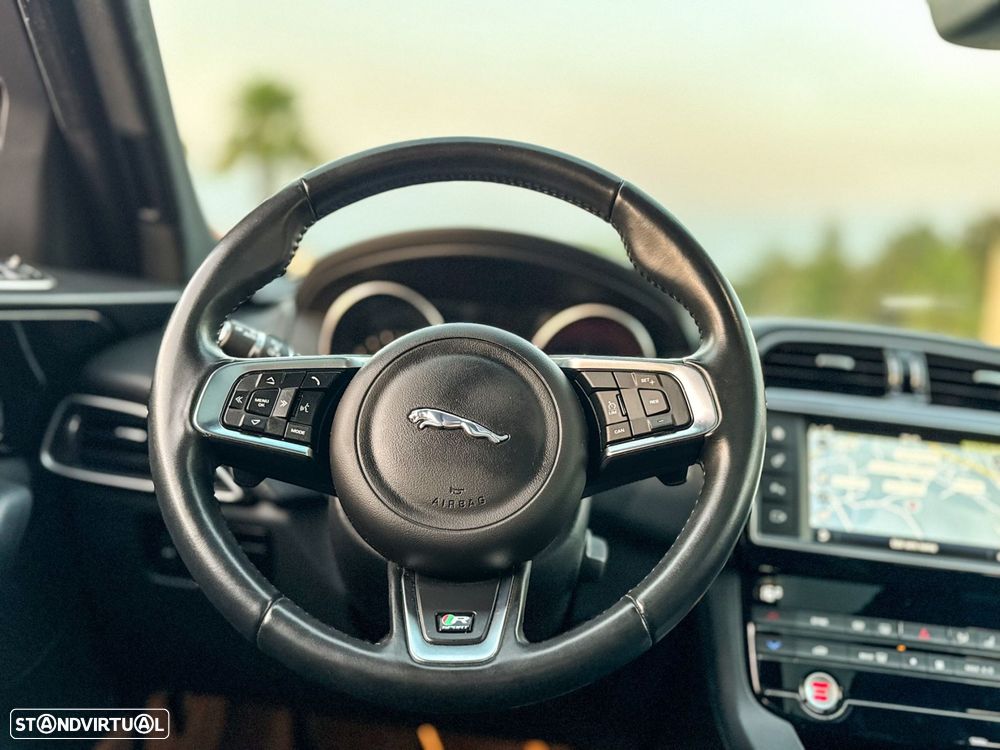 Jaguar F-Pace 20d Aut. R-Sport - 35