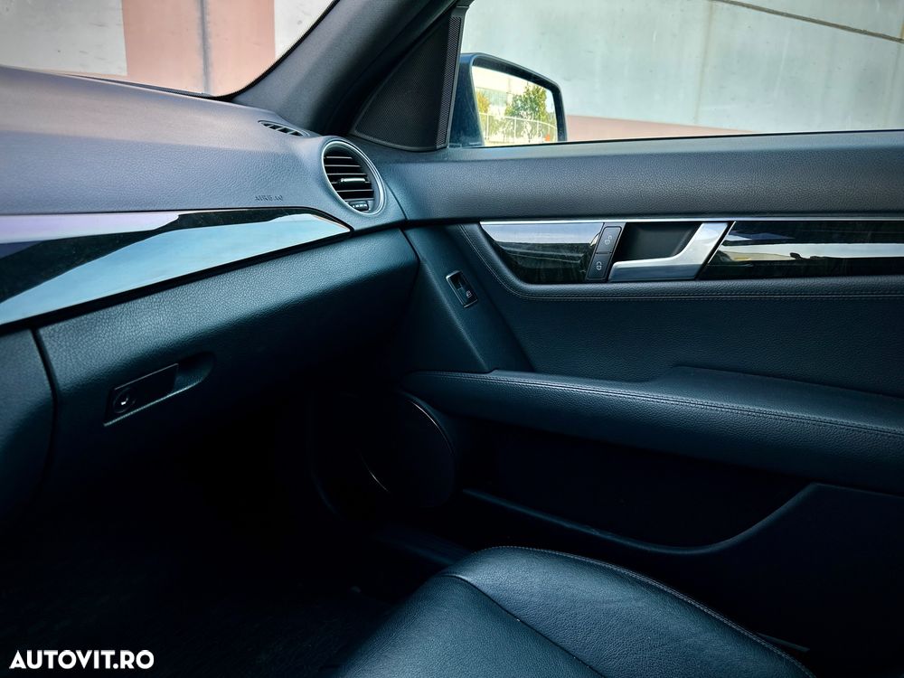 Mercedes-Benz C 250 T CDI DPF Automatik BlueEFFICIENCY Avantgarde - 32