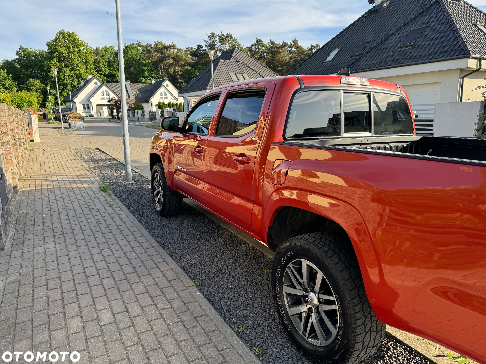 Toyota Tacoma - 4