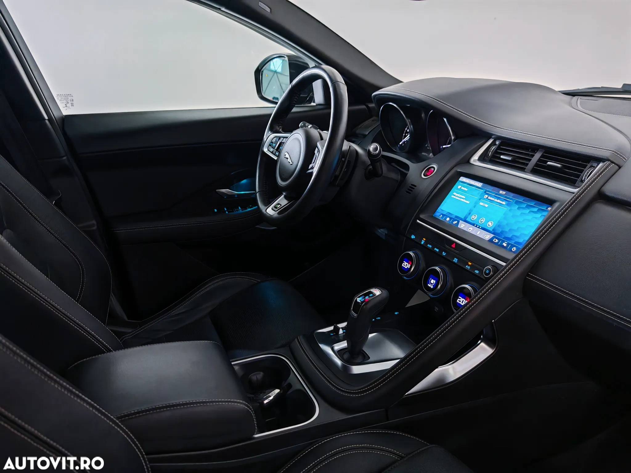 Jaguar E-Pace P200 AWD Aut. R-Dynamic - 6