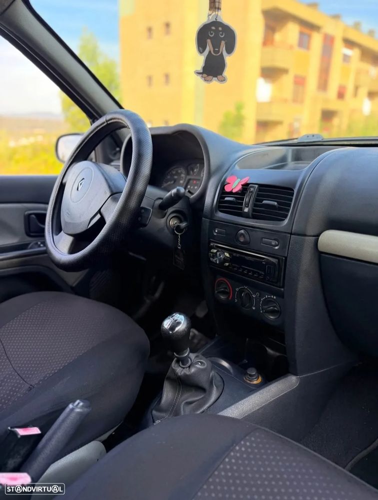 Renault Clio 1.5 dCi Confort - 11