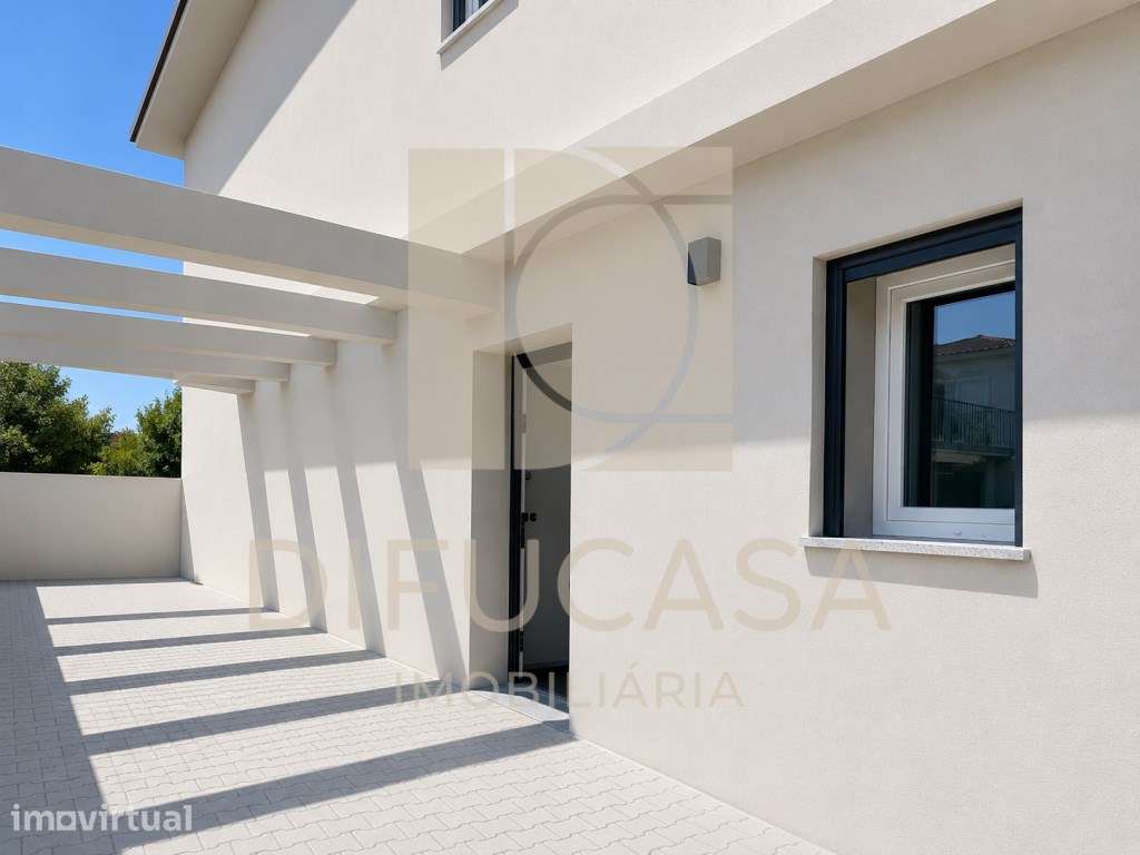 R243 Moradia T4 com Piscina - Grande imagem: 2/12