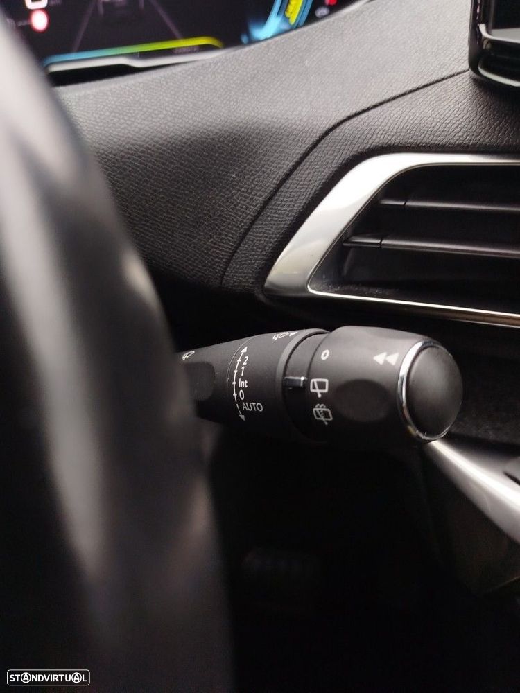 Peugeot 3008 1.6 Hybrid Allure Pack e-EAT8 - 36