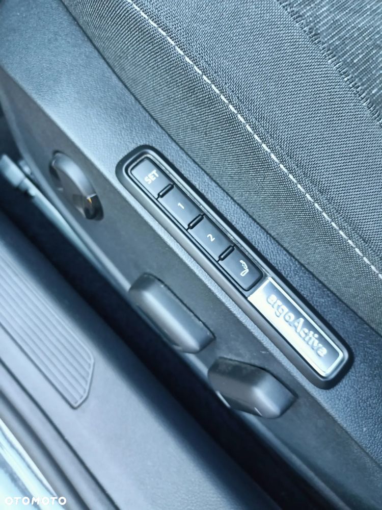Volkswagen Golf - 21