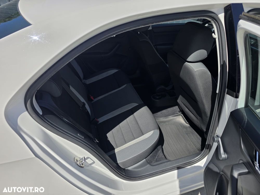 Skoda RAPID 1.4 TSI Ambition DSG - 10