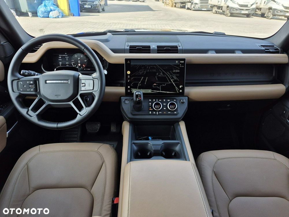 Land Rover Defender - 20