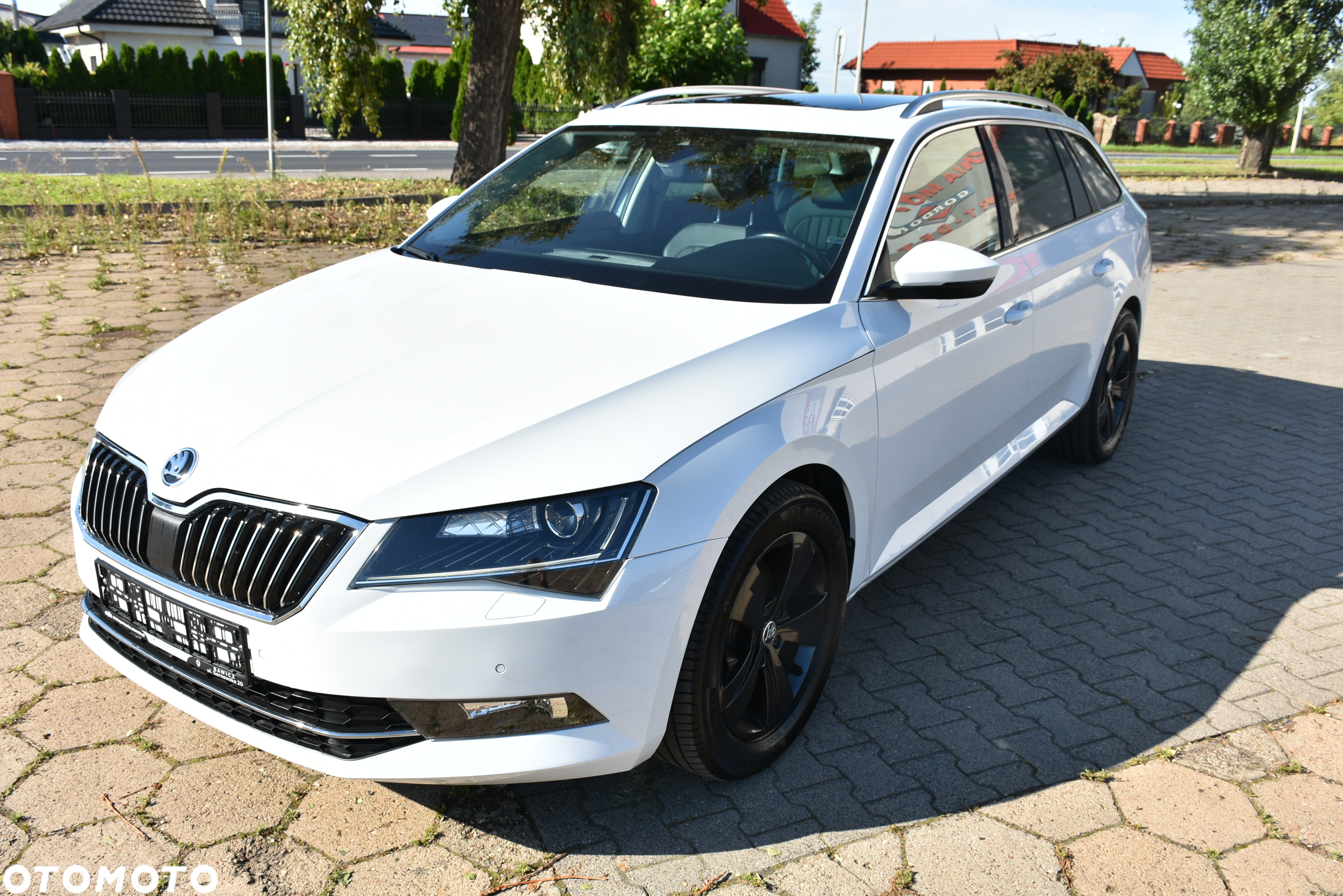 Skoda Superb 2.0 TDI 4x4 DSG Premium Edition - 6