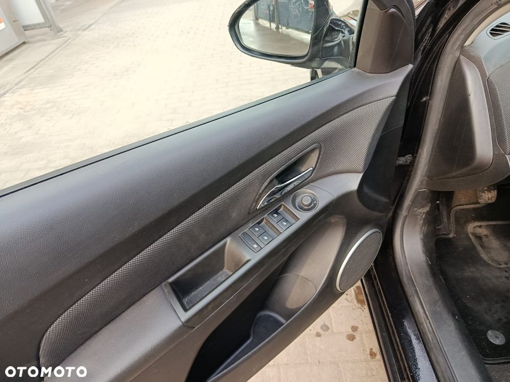 Chevrolet Cruze 1.7 LT - 12