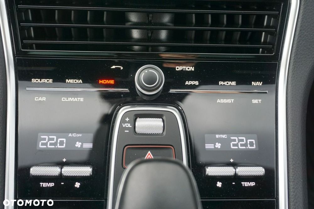 Porsche Panamera 4 - 25