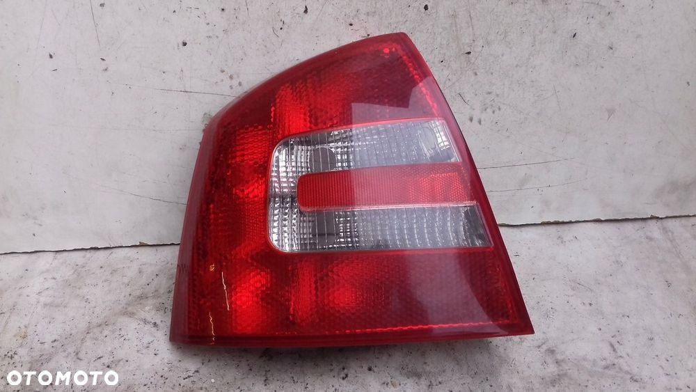 LAMPA LEWY TYŁ TYLNA SKODA OCTAVIA II HB 04-08 - 1