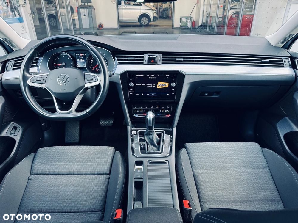 Volkswagen Passat - 19