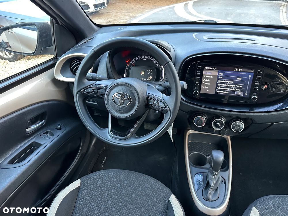 Toyota Aygo X x-shift x-play - 11
