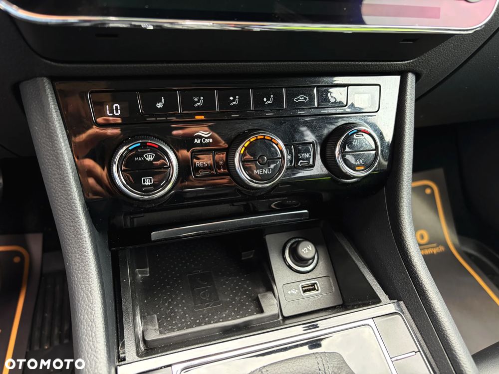 Skoda Superb 2.0 TDI DSG Sportline - 32
