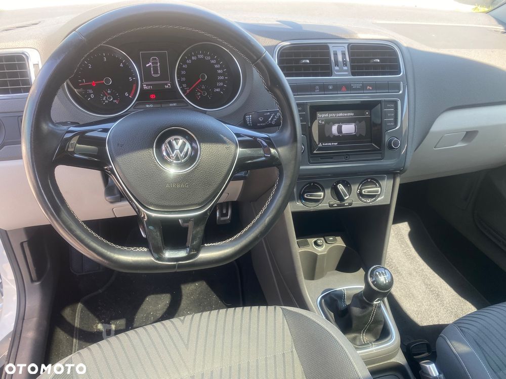 Volkswagen Polo 1.4 TDI (Blue Motion Technology) Comfortline - 12