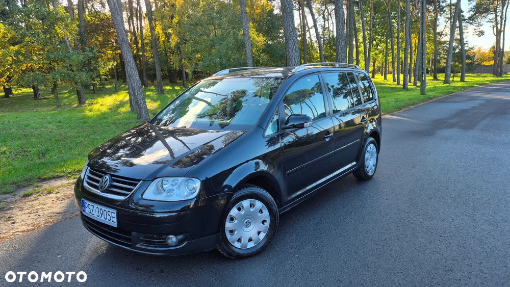 Volkswagen Touran - 1