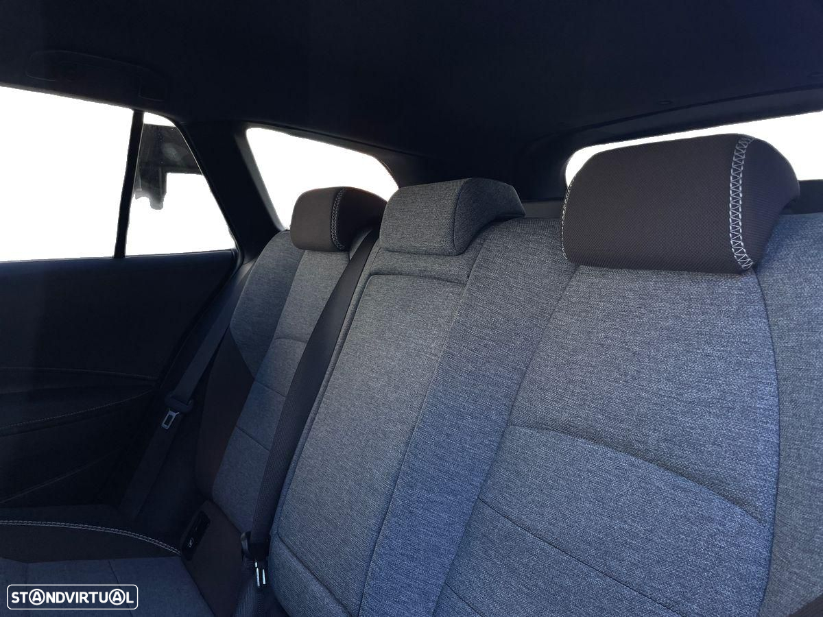Toyota Corolla Touring Sports - 11