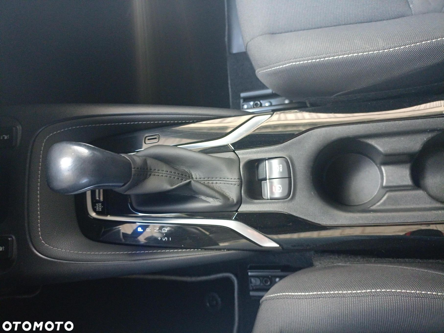 Toyota Corolla 2.0 Hybrid Comfort - 21