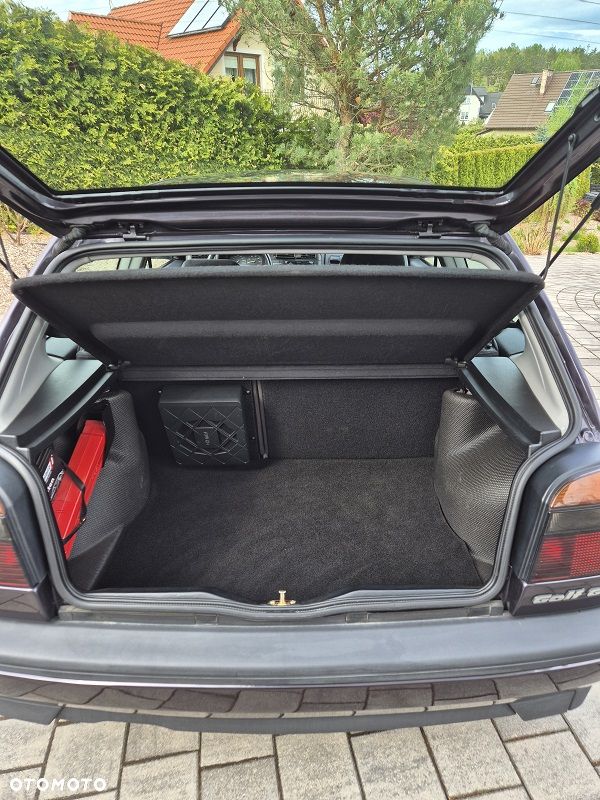 Volkswagen Golf 1.8 GL - 13