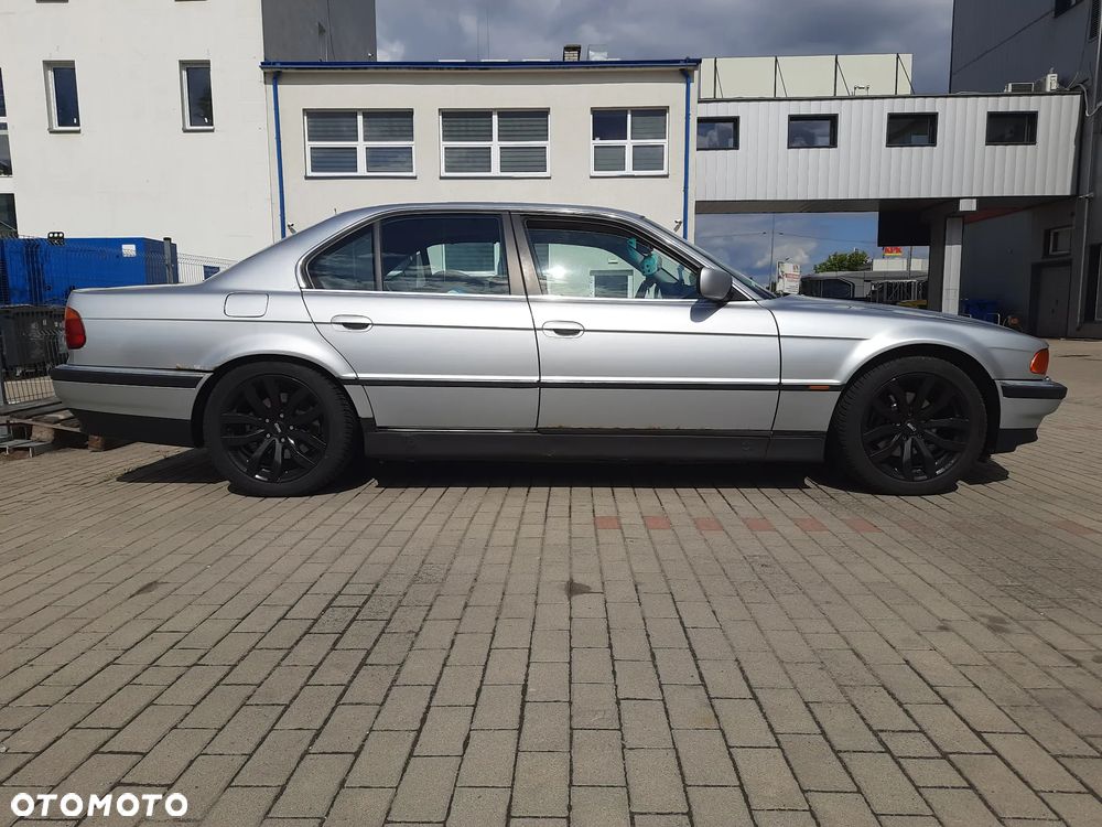 BMW Seria 7 - 24