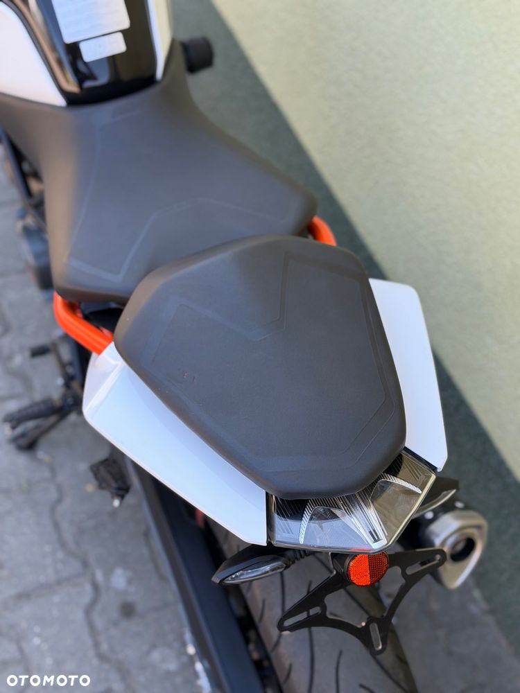 KTM Duke 125 - 20
