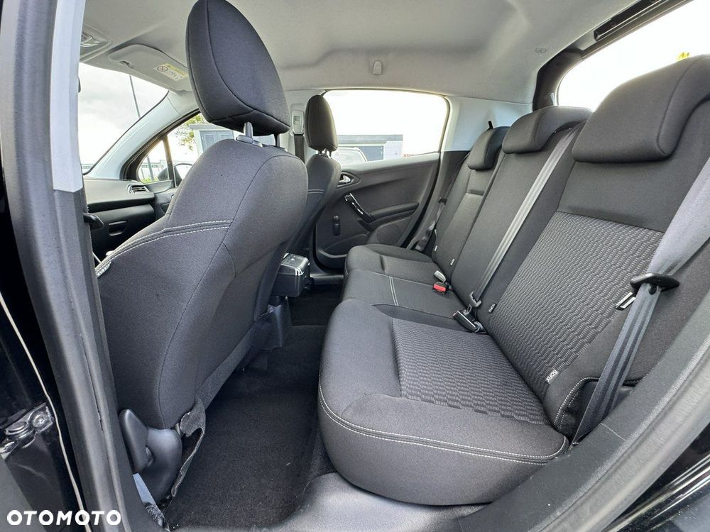 Peugeot 208 BlueHDi 100 Active - 29