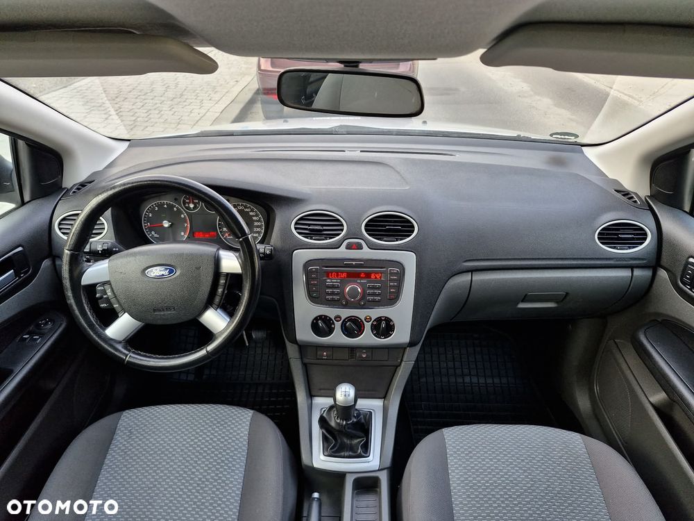 Ford Focus 1.6 16V Style - 8