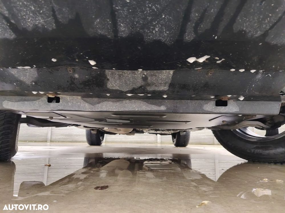 Toyota RAV4 2.2 D-4D 4x4 - 34