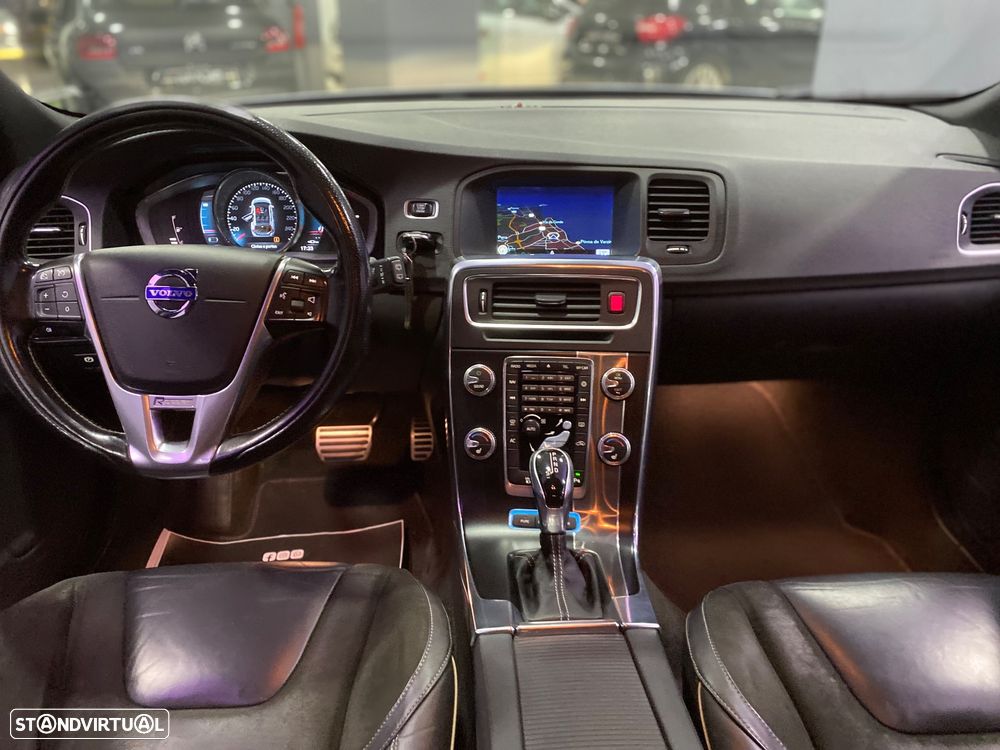 Volvo V60 D6 Twin Engine Geartronic RDesign - 19