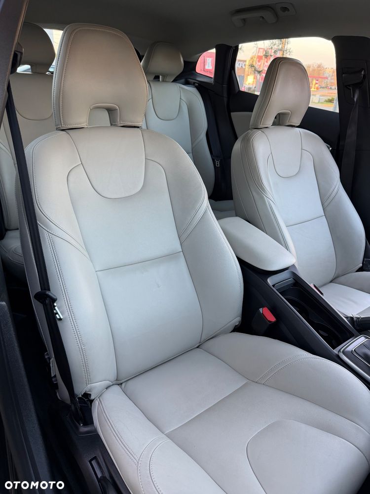 Volvo V40 T3 Geartronic Summum - 15