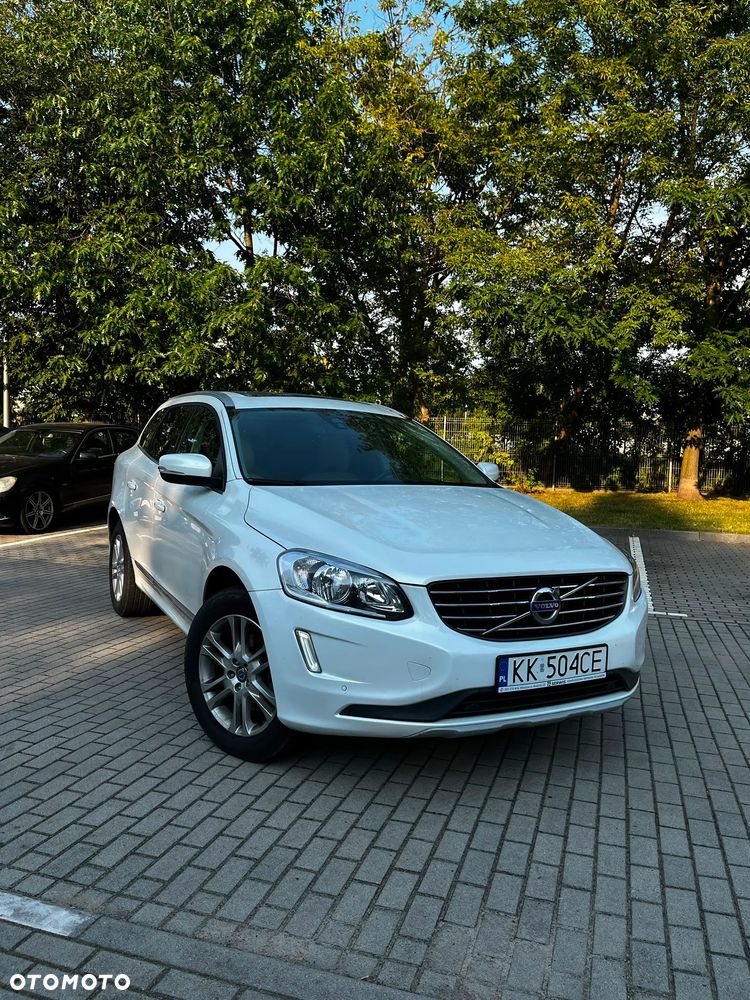 Volvo XC 60 T5 AWD Momentum - 2
