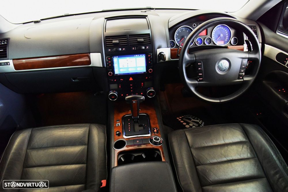 VW Touareg 3.2 V6 Tiptronic - 11