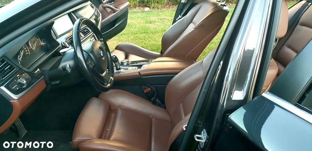 BMW Seria 5 518d - 26