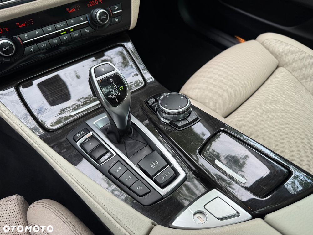 BMW Seria 5 530d xDrive Luxury Line - 33