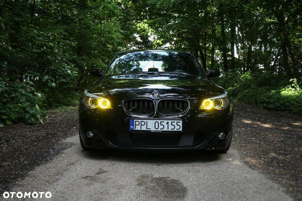 BMW Seria 5 550i - 16