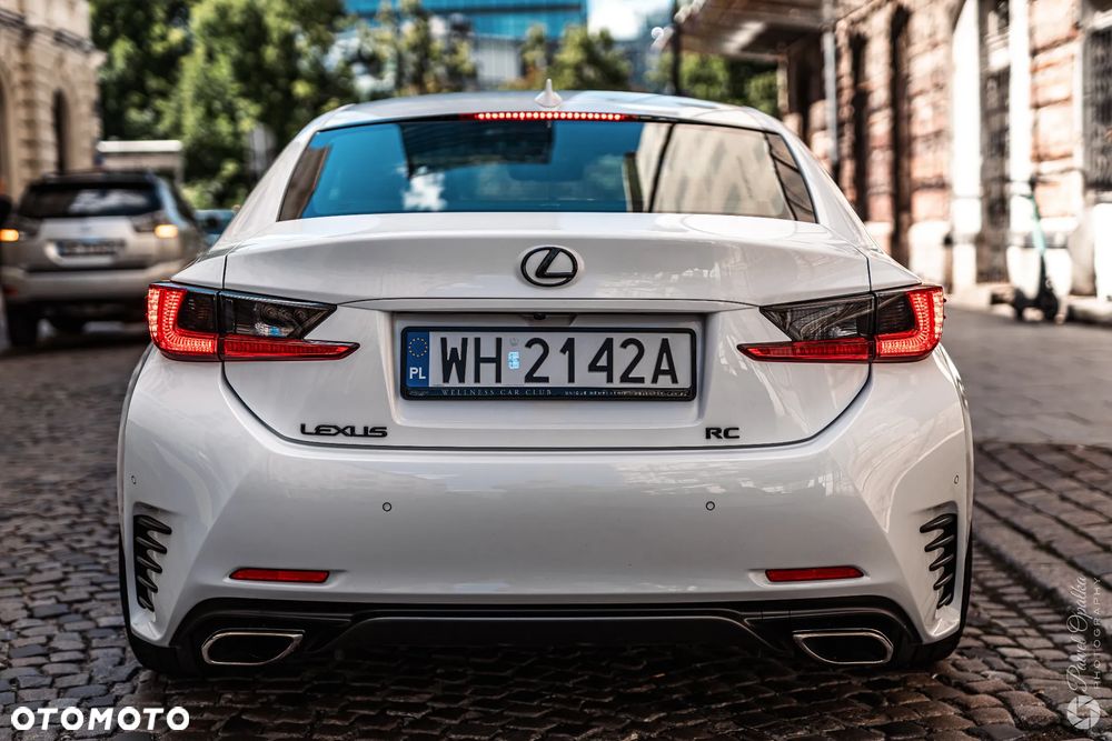 Lexus RC 200t / 300 F Sport - 17