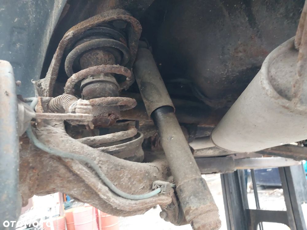 Belka zawieszenia tył tylna FIAT SEICENTO S kompletna wachacz piasta bębny - 2