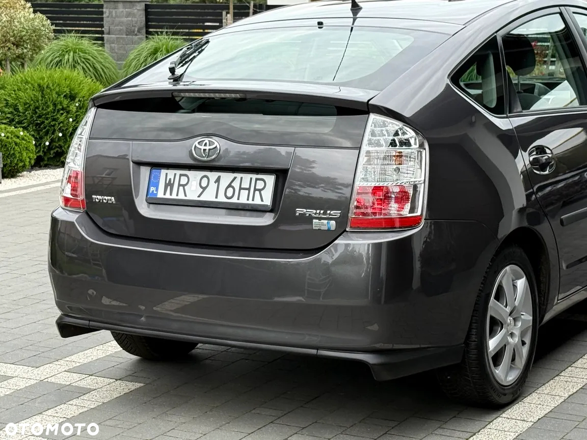 Toyota Prius (Hybrid) Sol - 34