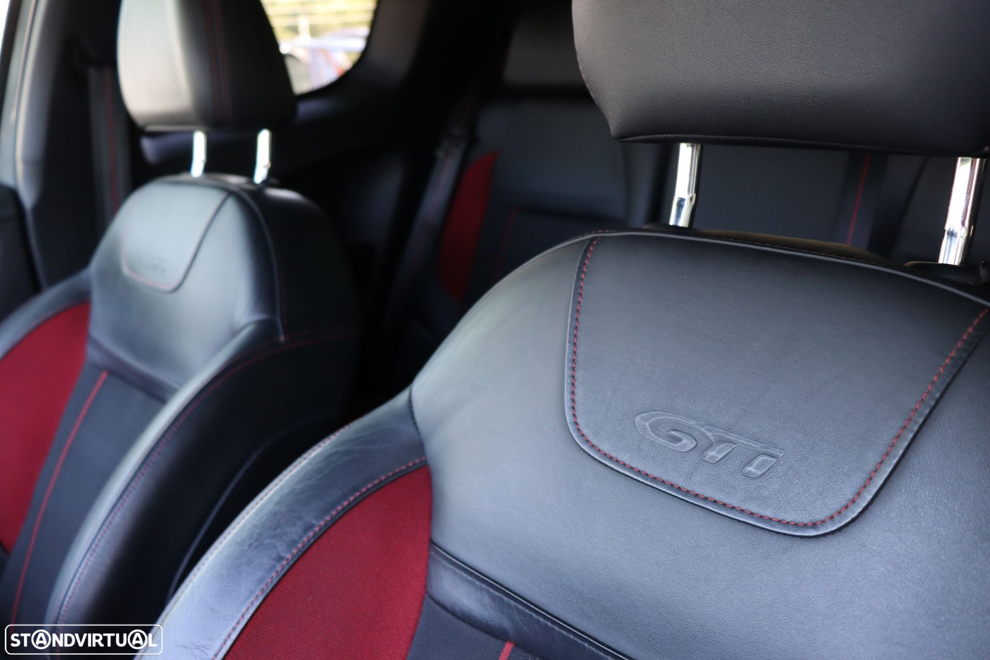 Peugeot 208 1.6 THP GTi - 13