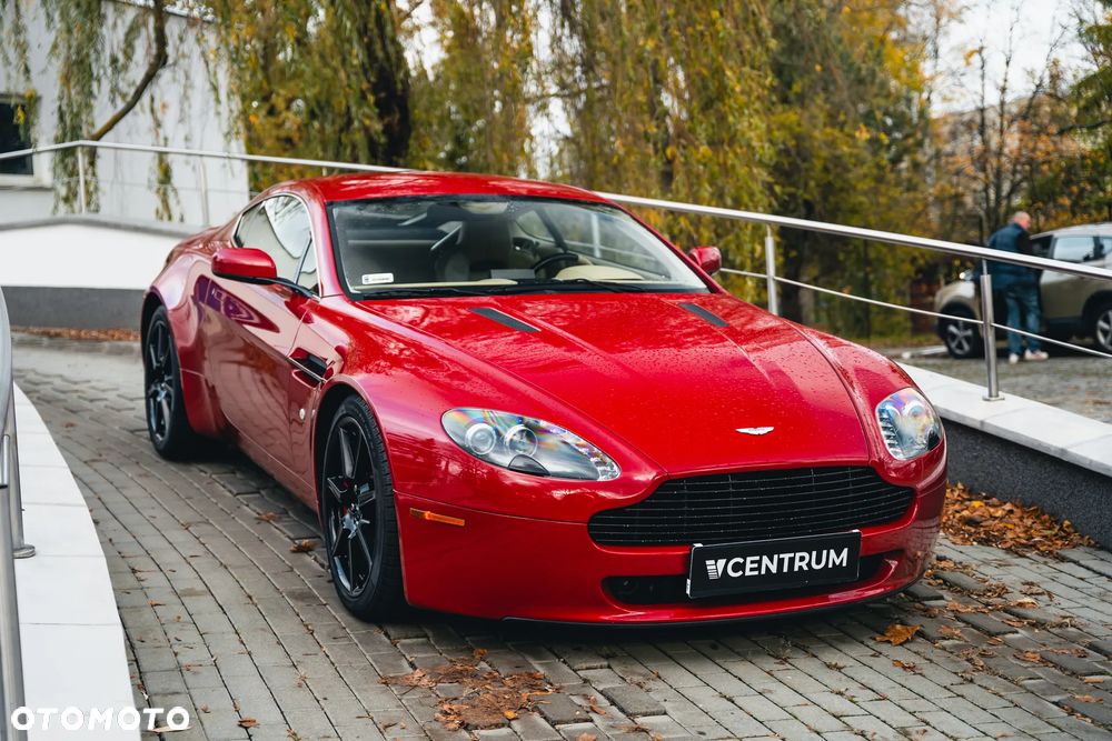 Aston Martin V8 Vantage - 5