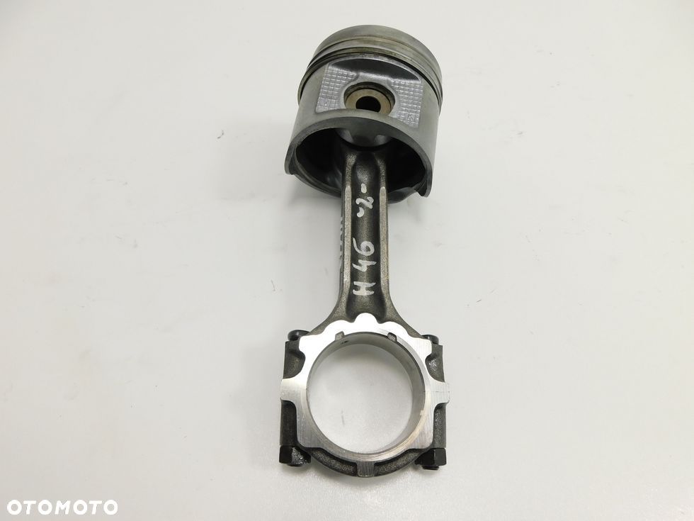 Tłok korbowód Nissan Navara D22 2.5 DI DCI Pick UP 133KM