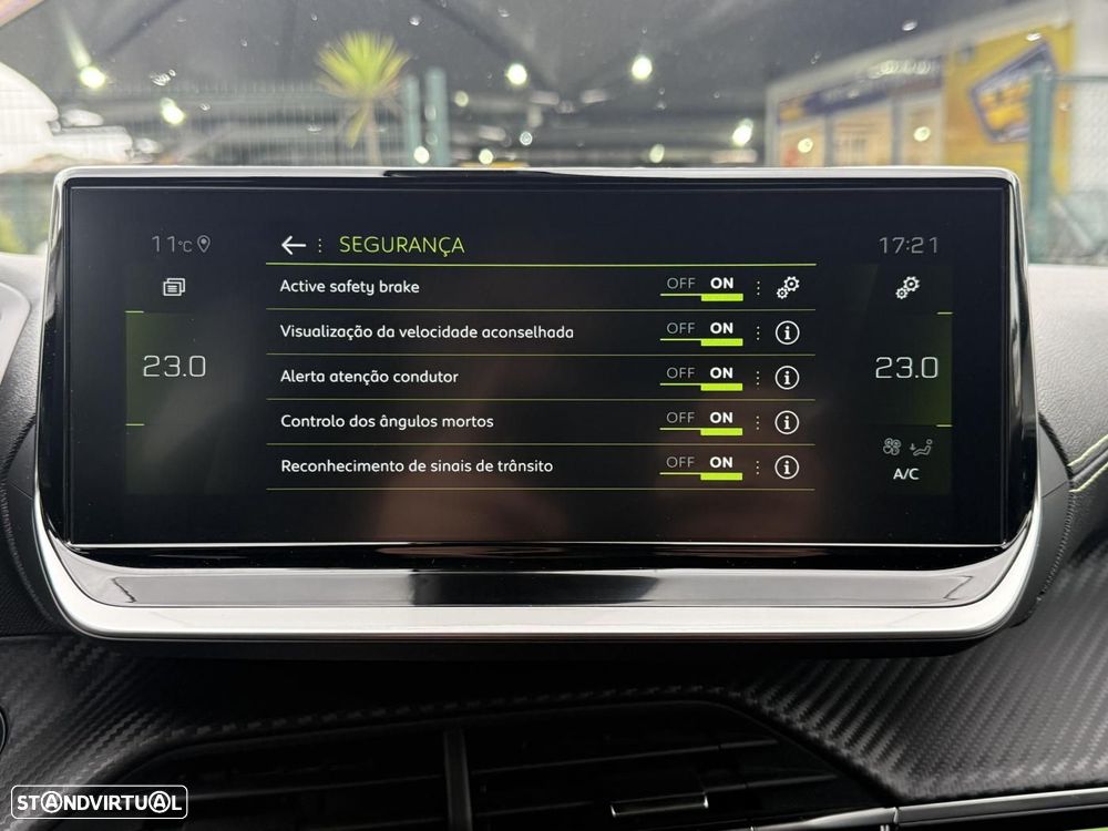 Peugeot 2008 1.2 PureTech GT - 29